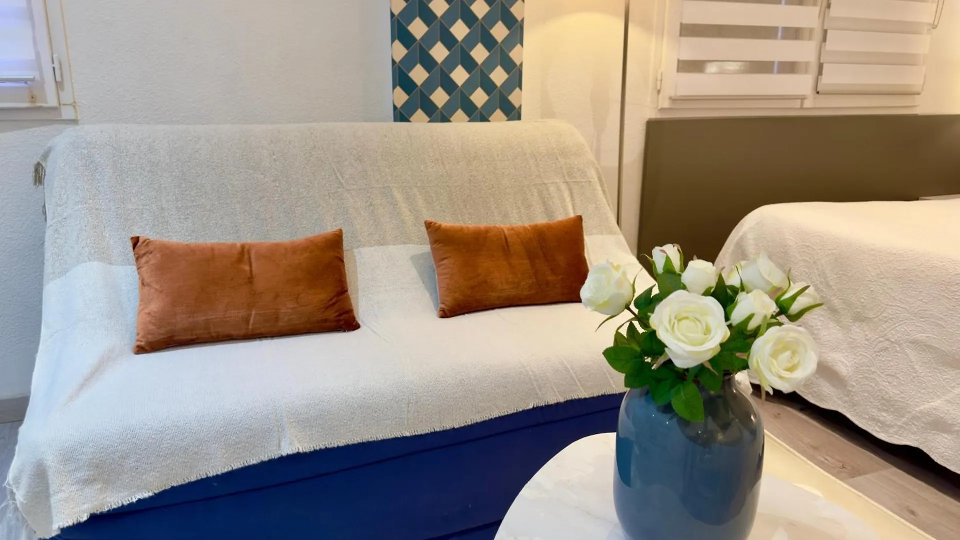 Grand Studio Confortable Au Coeur De Cannes